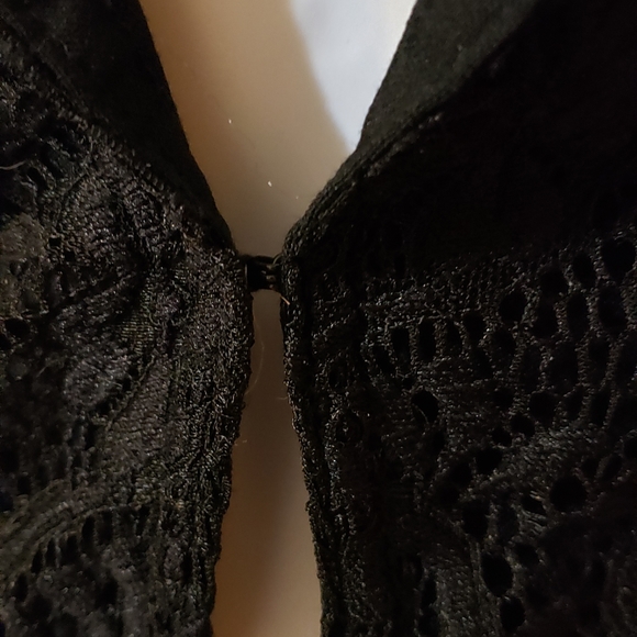 Black Jacket w. Lace Sleeves - Picture 3 of 8